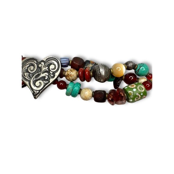 Handcrafted African Trade Bead Bracelet With Heart Centerpiece - Picture 5 of 13